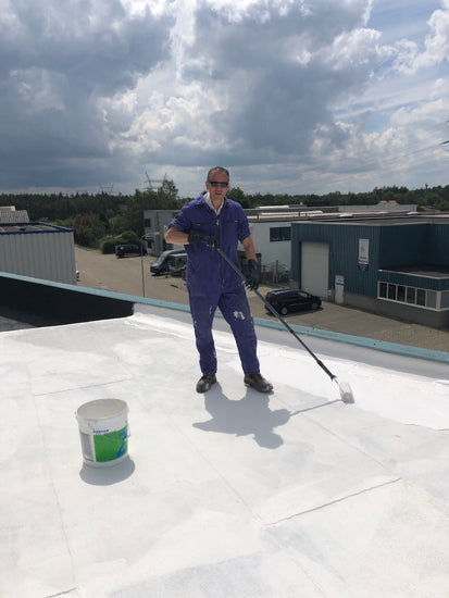 Witte Dakcoating verwerking